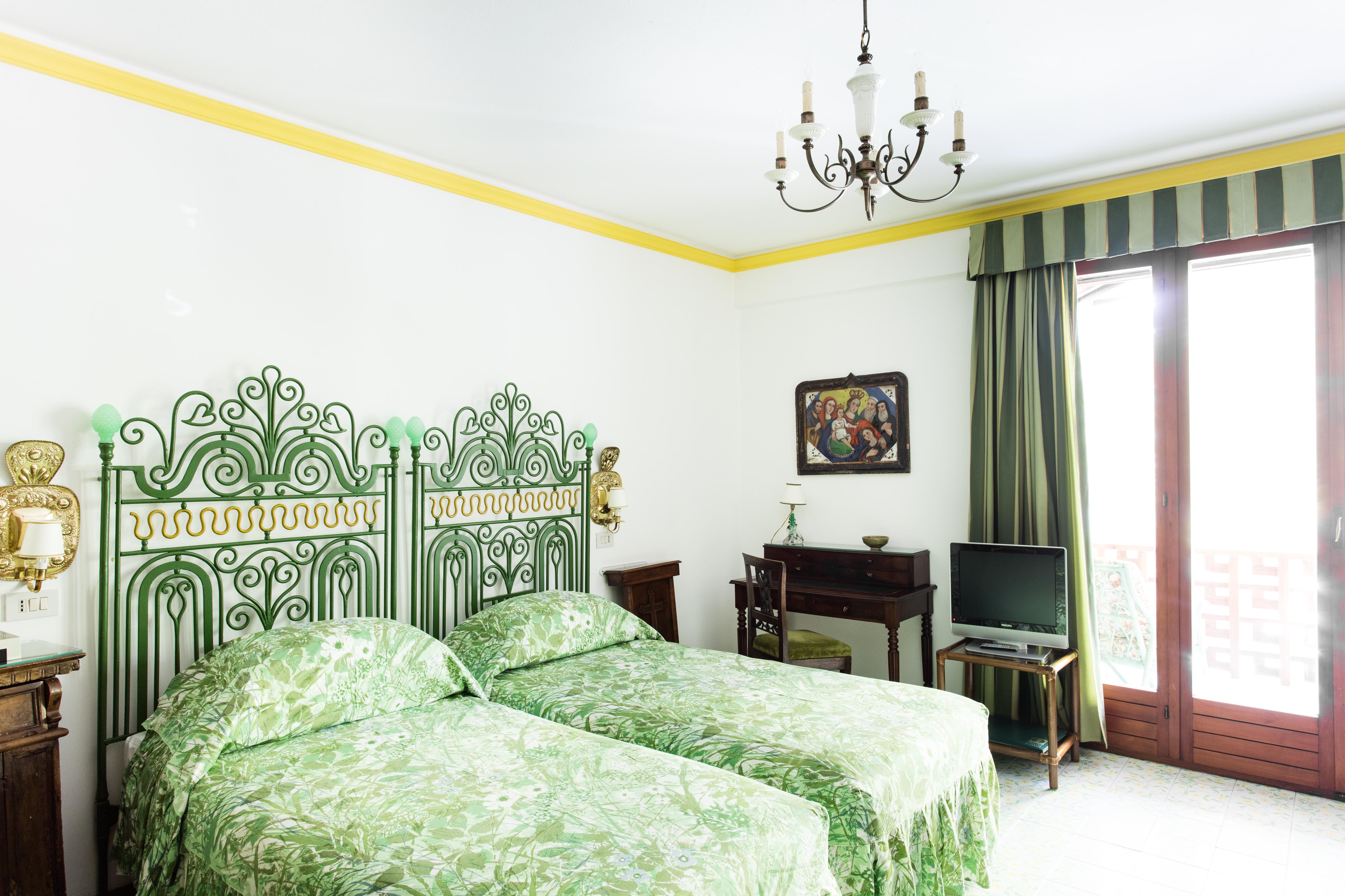 Residenza D'epoca Quattro Fontane Hotel 4*