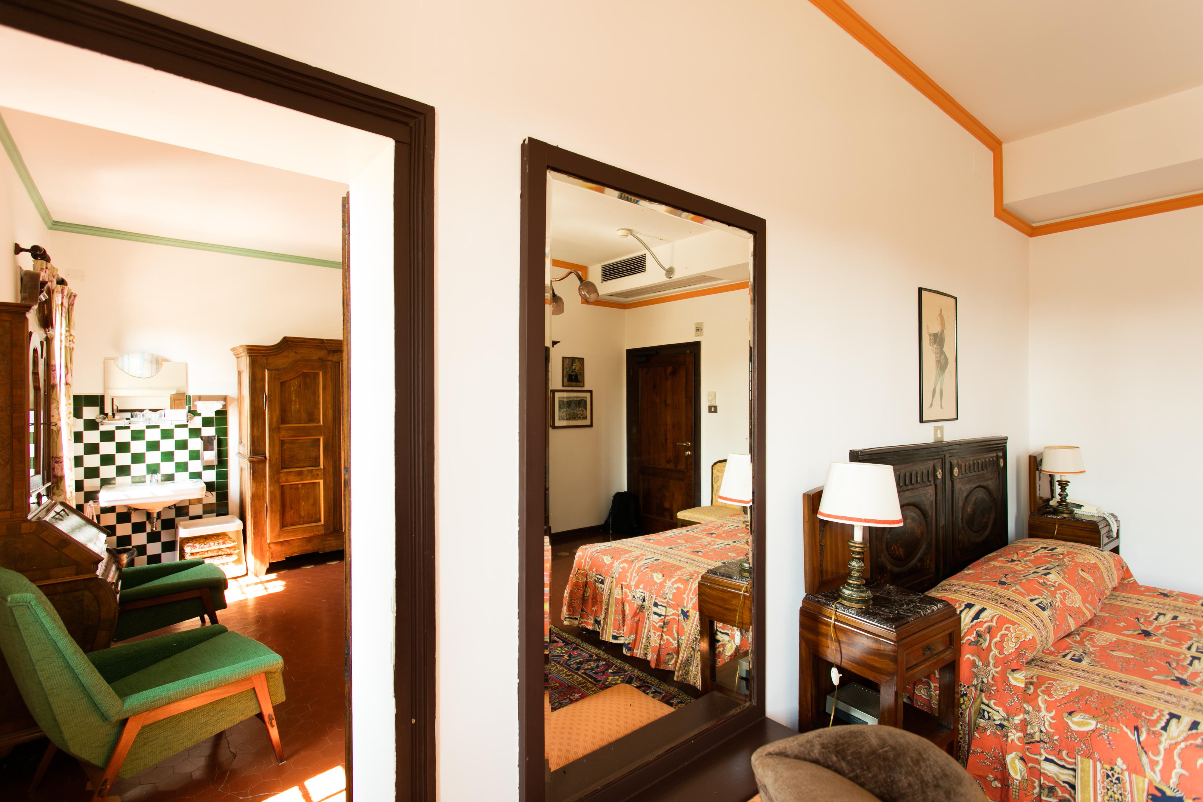 Residenza D'epoca Quattro Fontane Hotel 4*