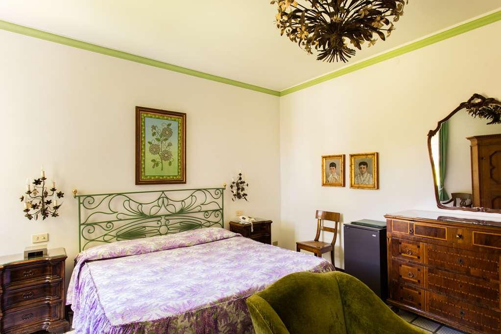 Hotel Residenza D'epoca Quattro Fontane 4*